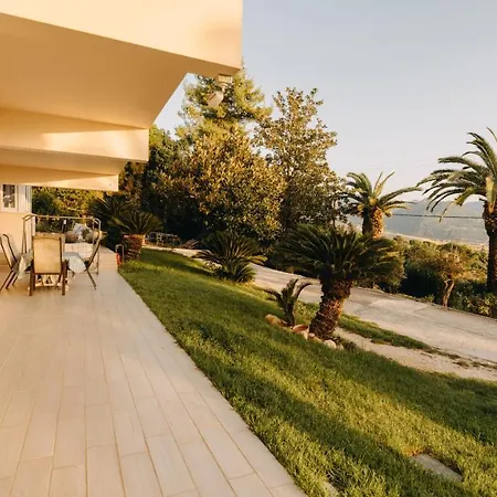 Villa Crystal *