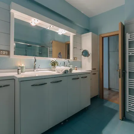 Villa Crystal
