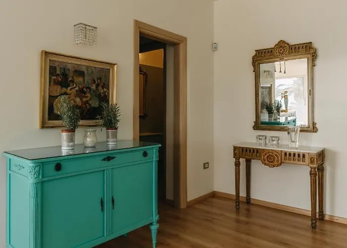 Crystal Villa *