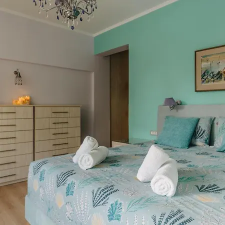 Crystal Villa *